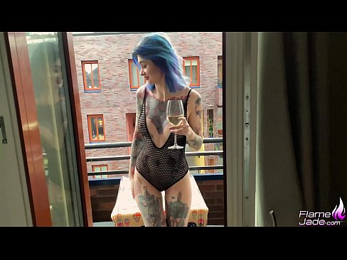 ❤️ 巨大的女孩大口吸吮，在空旷的天空下热情地做爱 ️❌ Super porn️❤
